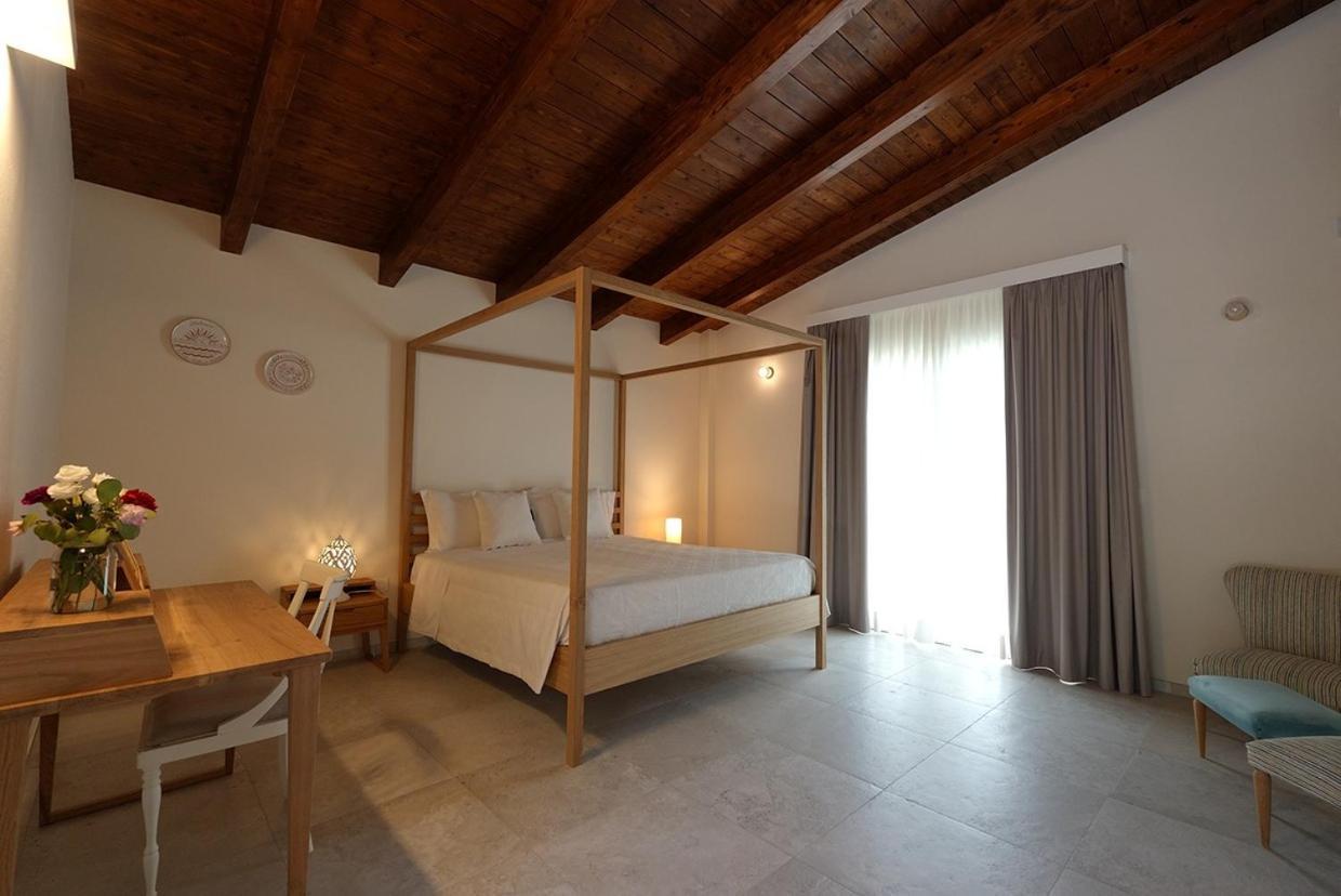 Masseria Tenuta Flora Maria 레베라노 외부 사진