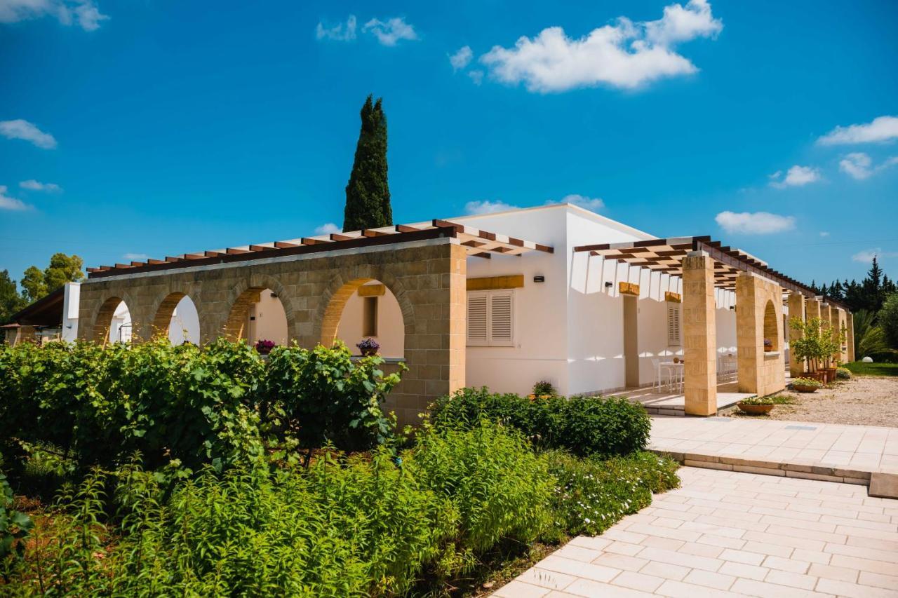 Masseria Tenuta Flora Maria 레베라노 외부 사진